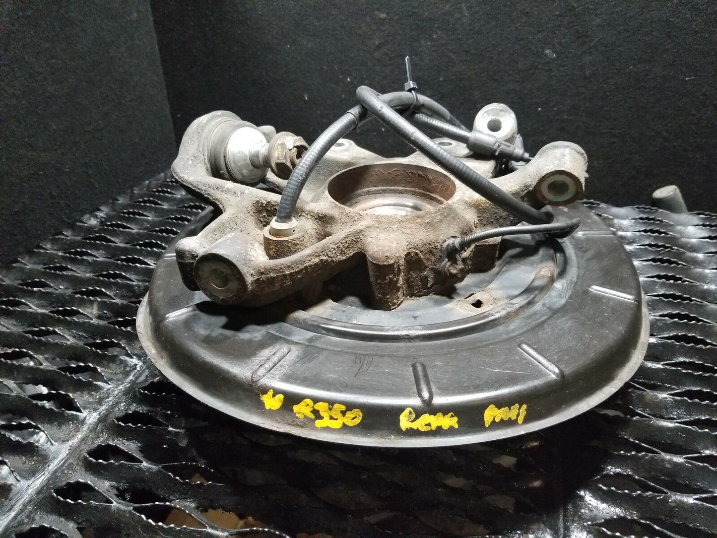 07 08 09 10 Mercedes-benz R350 Rear Right Passenger Side Spindle Knuckle OEM