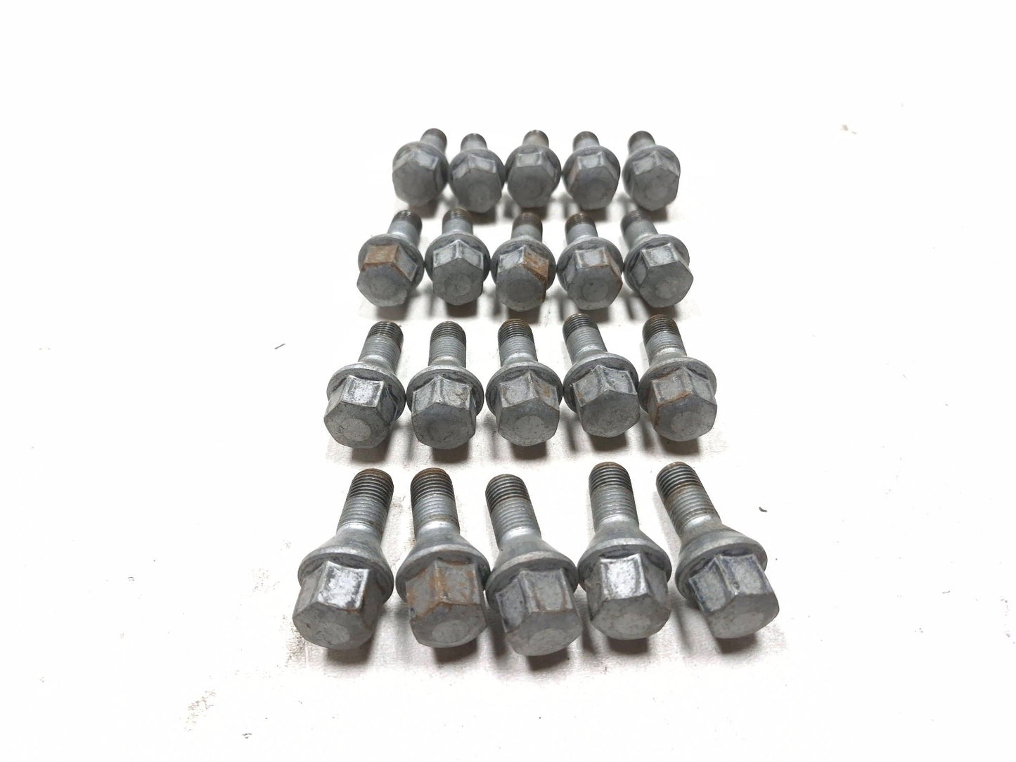 2014 Fiat 500l Wheel Lug Nut Bolt OEM