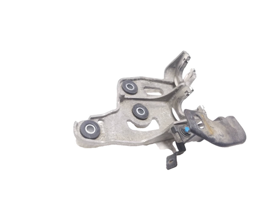 2014 - 2016 Kia Soul Mt Shift Cable Mount Bracket  OEM
