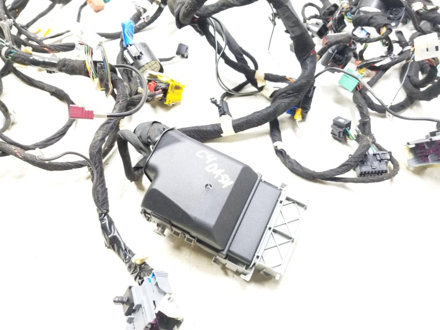 2010 - 2011 Cadillac SRX Luxury Instrument Panel Wiring Harness OEM