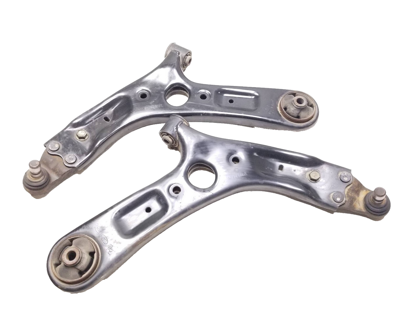 2014 - 2019 Kia Soul Front Lower Control Arm Left & Right OEM