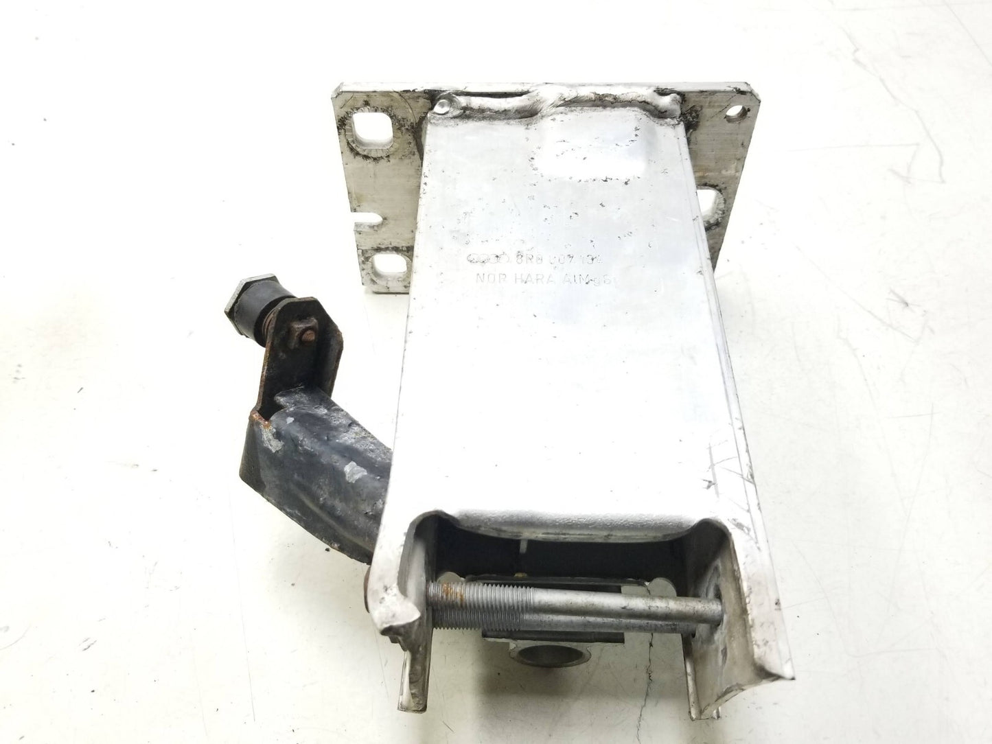 2009 - 2017 Audi Q5 Front Bumper Impact Bar Bracket Left & Right Pair OEM ā