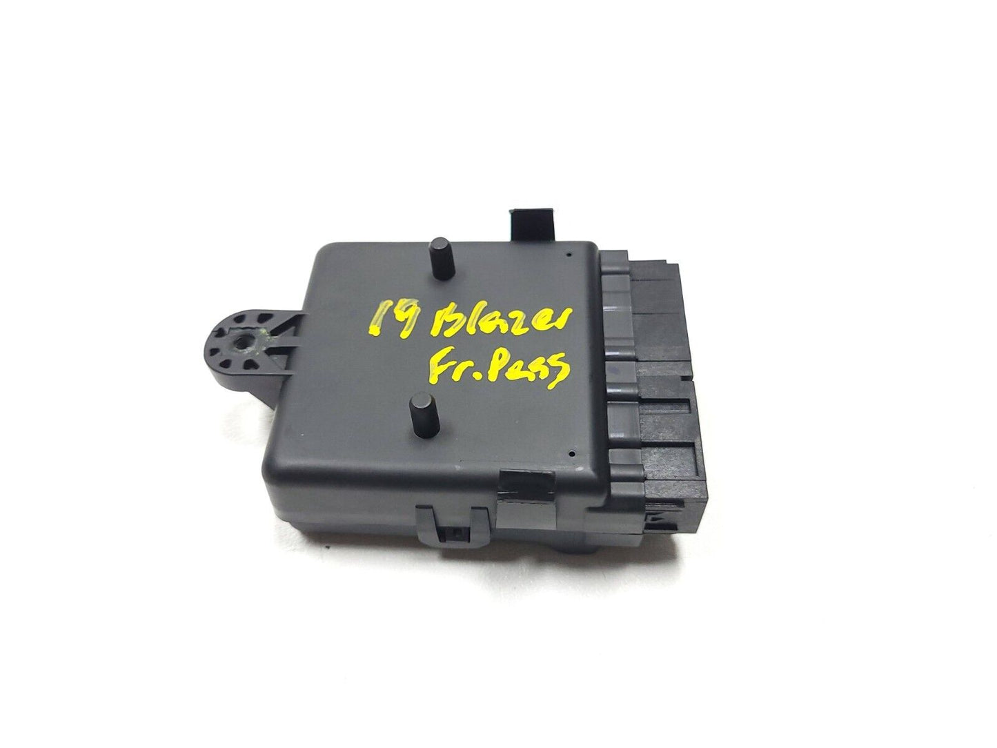 19-22 Chevrolet Blazer Rs Front Seat Control Module Passenger Right OEM