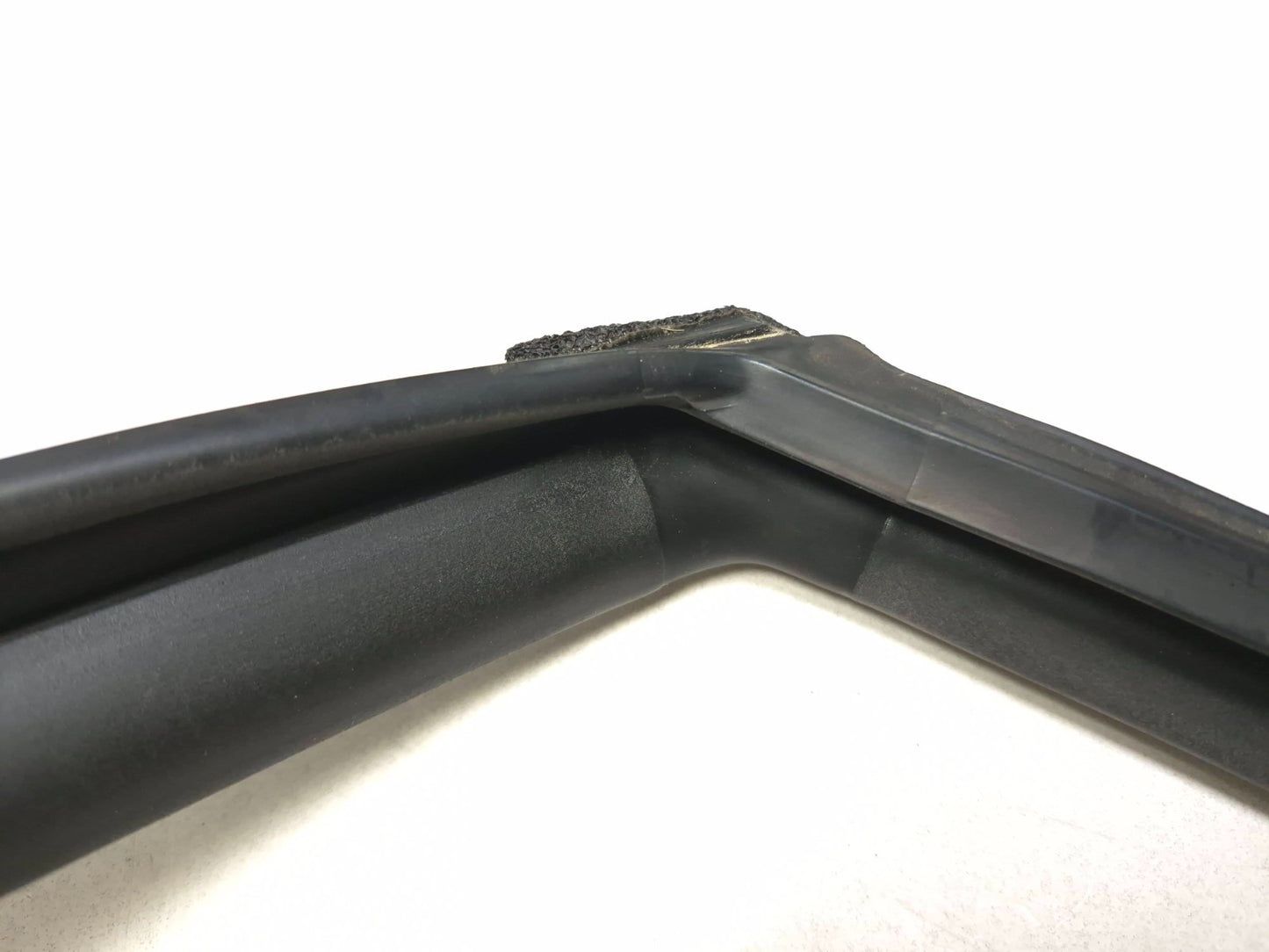 2018 Hyundai Sonata Front Door Weatherstrip Seal Passenger Side Right 3pcs OEM