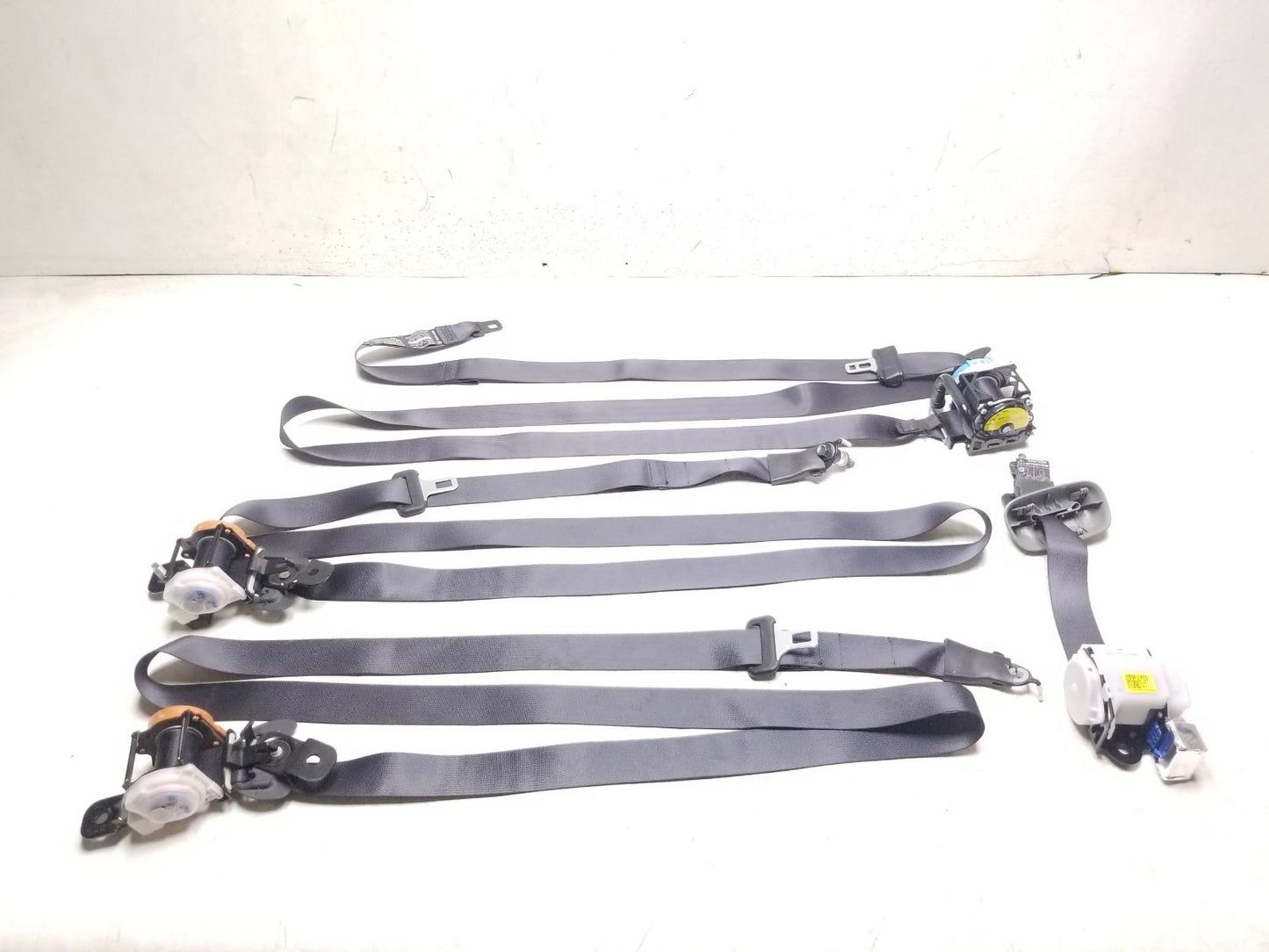 2014 - 2019 Kia Soul Seat Belt Retractor Set OEM