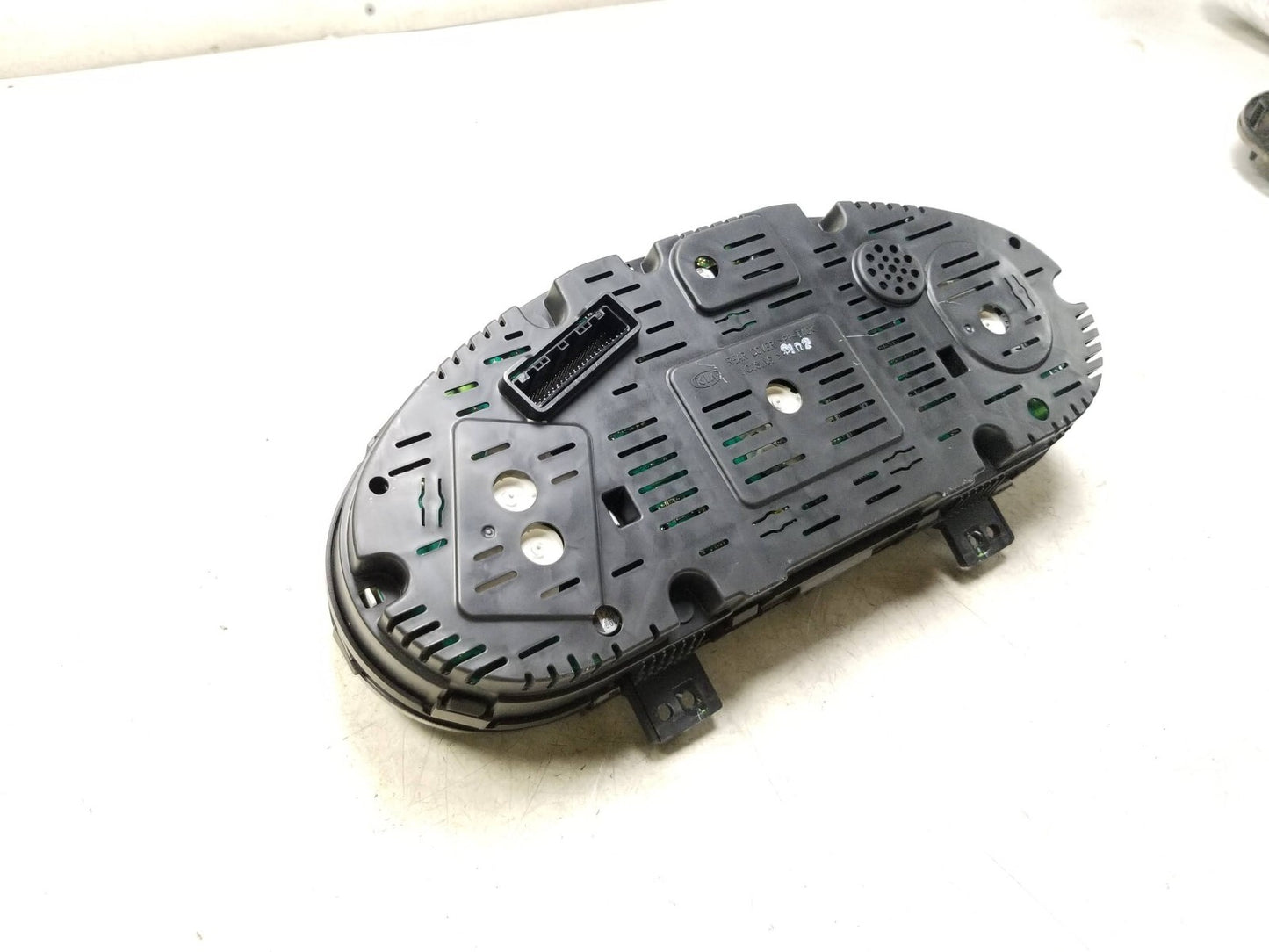 2010 - 2011 Kia Sportage At Instrument Cluster Speedometer OEM 305k
