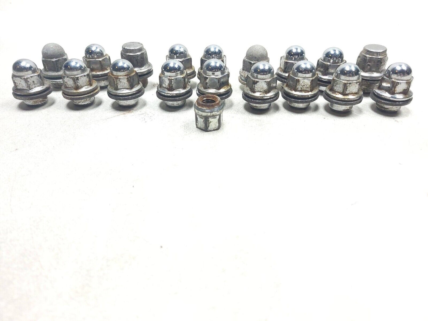 2007-2013 Mitsubishi Outlander Wheel Lug Nut 19pcs OEM