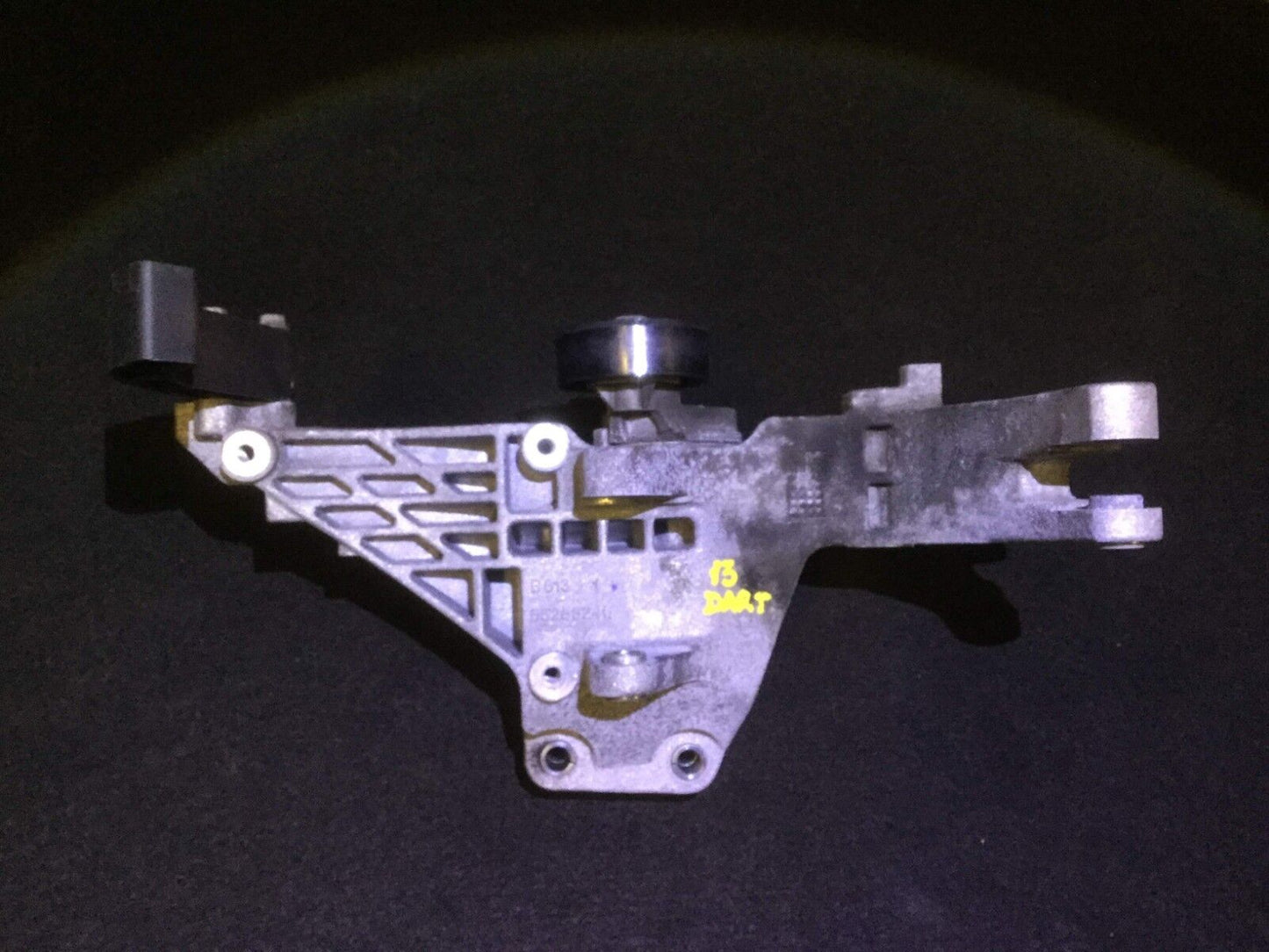 2013 13  Dodge Dart 1.4l AC Compressor And Alternator Engine Bracket OEM 4k