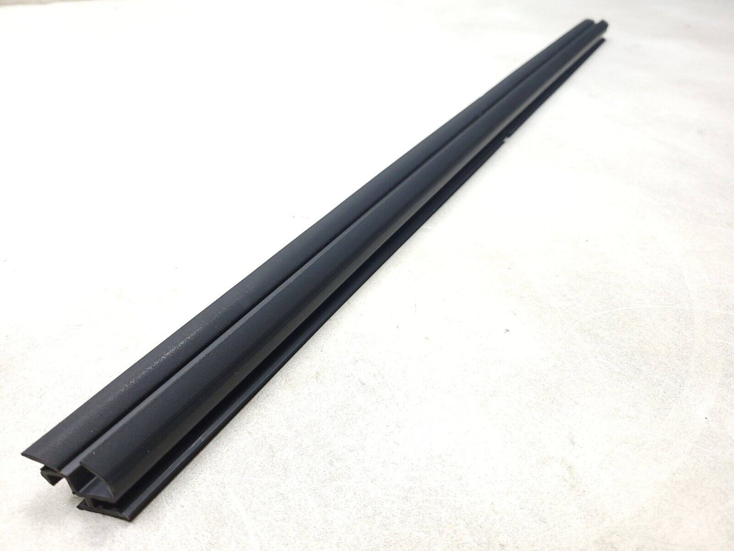 07-09 Mitsubishi Outlander Door Window Belt Seal Front Passenger Side 3pcs OEM