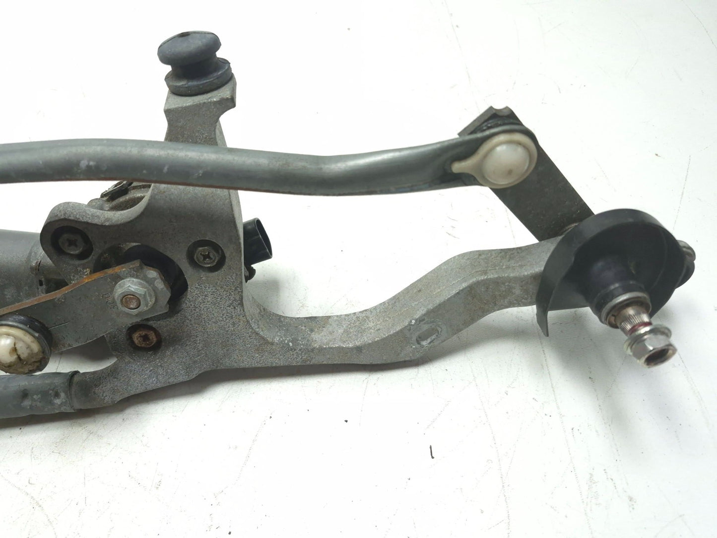 2018 Toyota Corolla Windshield Wiper Motor W/ Linkage OEM