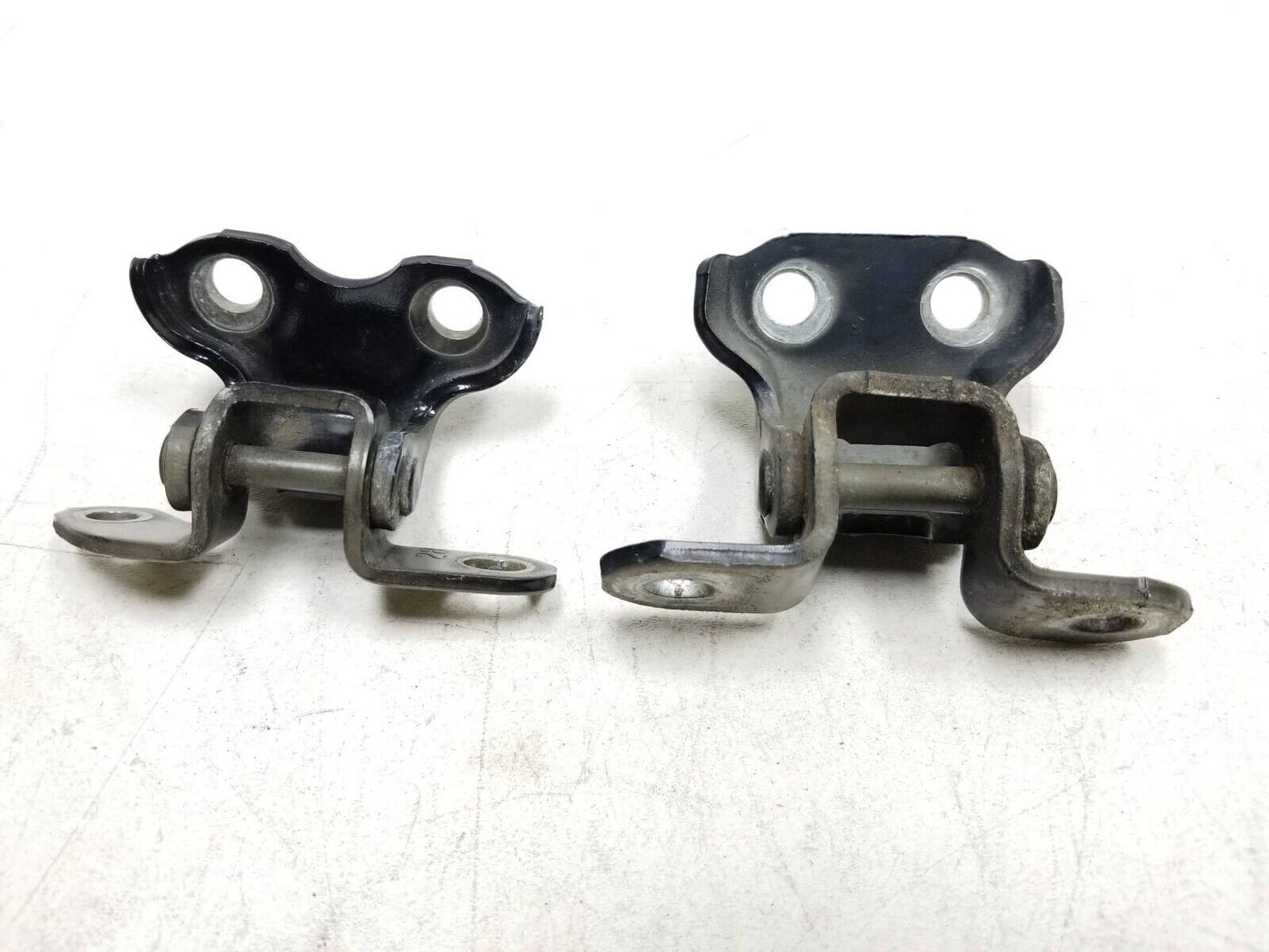 2007-2011 Toyota Camry Door Hinge Passenger Side Right Front & Rear  OEM