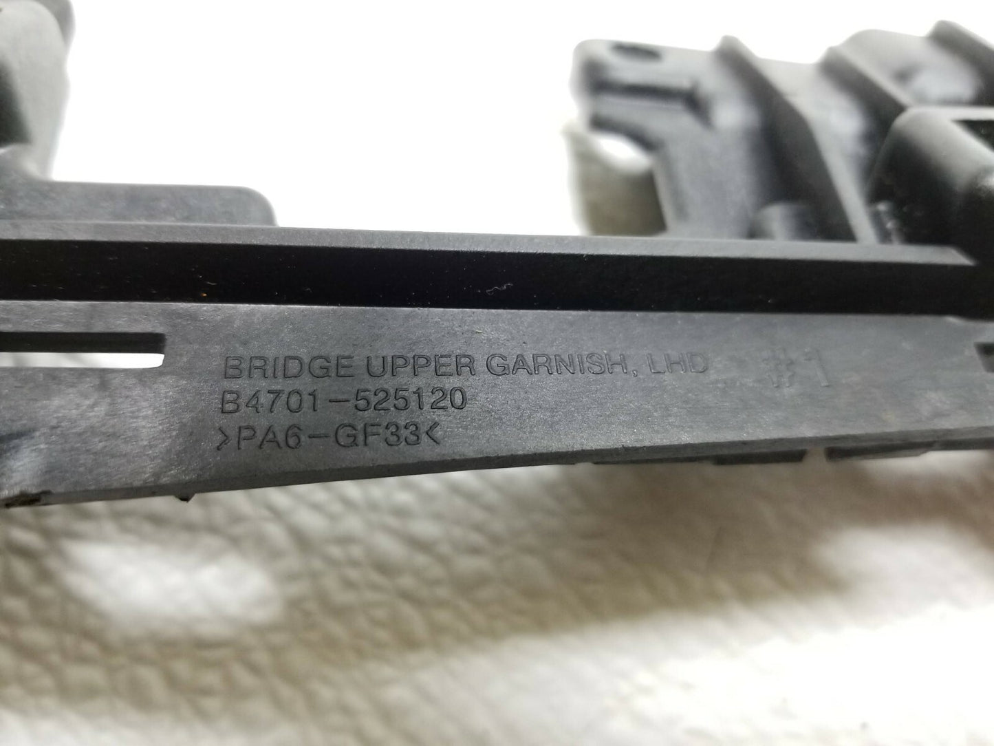 20 21 22 Kia Stinger Bridge Upper Garnish OEM 312 Miles