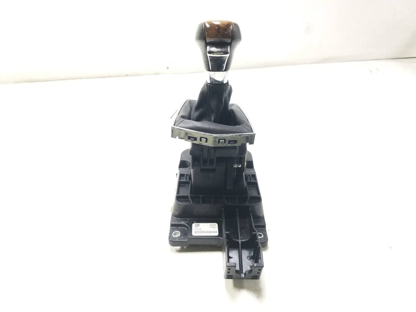 2010 - 2016 Cadillac SRX Automatic Gear Shifter Selector Lever OEM