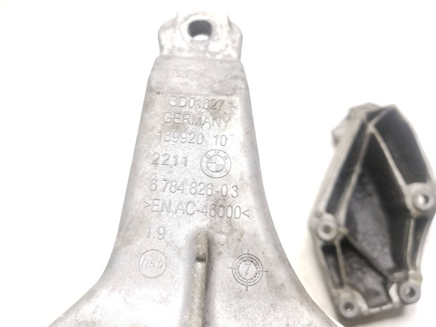 2018 BMW 330ix Engine Mount Bracket Pair OEM 76k Miles