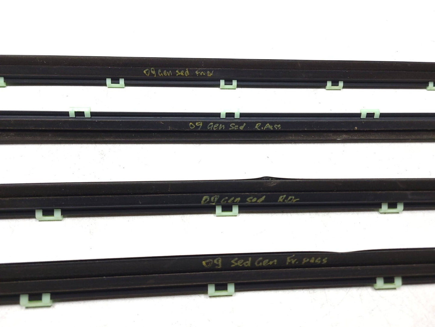 09-12 Hyundai Genesis Door Window Belt Seal Molding 4pcs OEM Sedan