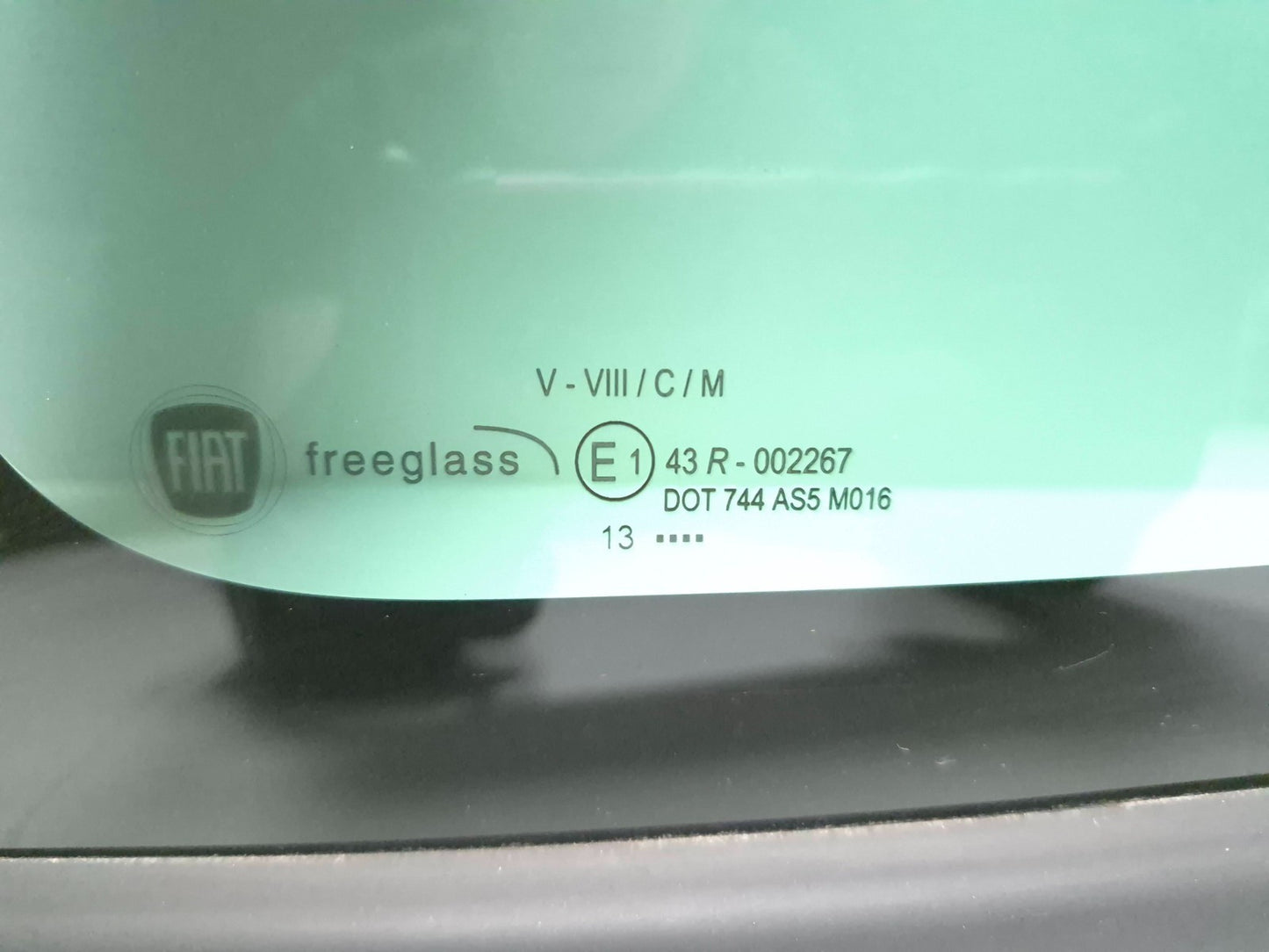 2014 Fiat 500l Door Vent Window Glass Rear Passenger Side Right OEM