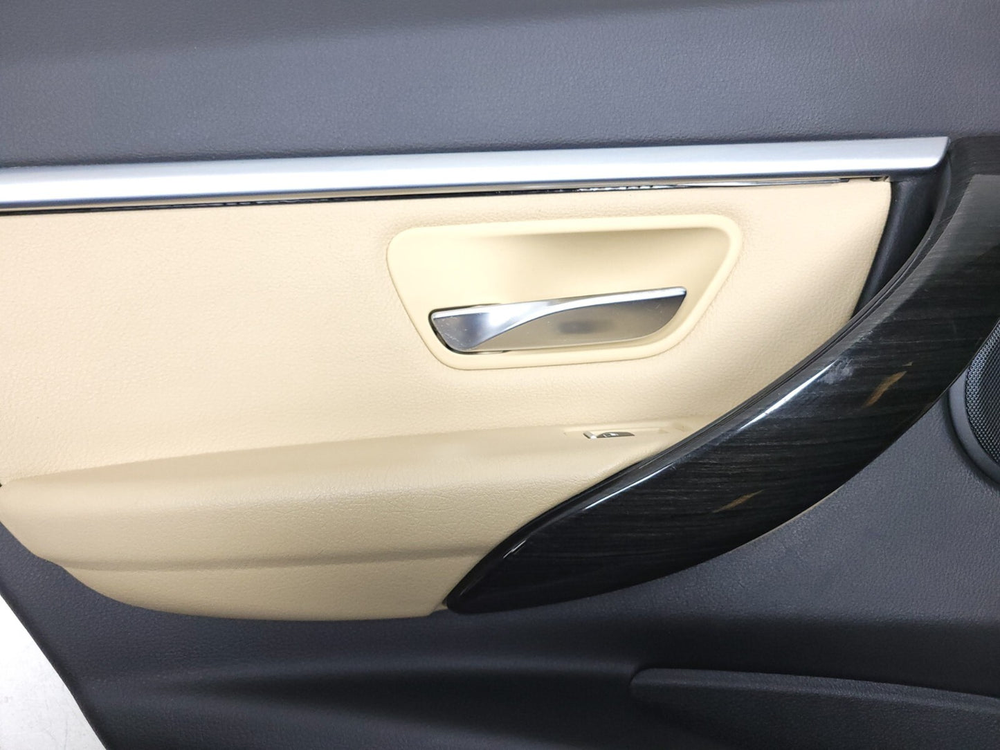 12-18 BMW 330xi F30 Door Panel Trim Rear Driver Side Left OEM โ