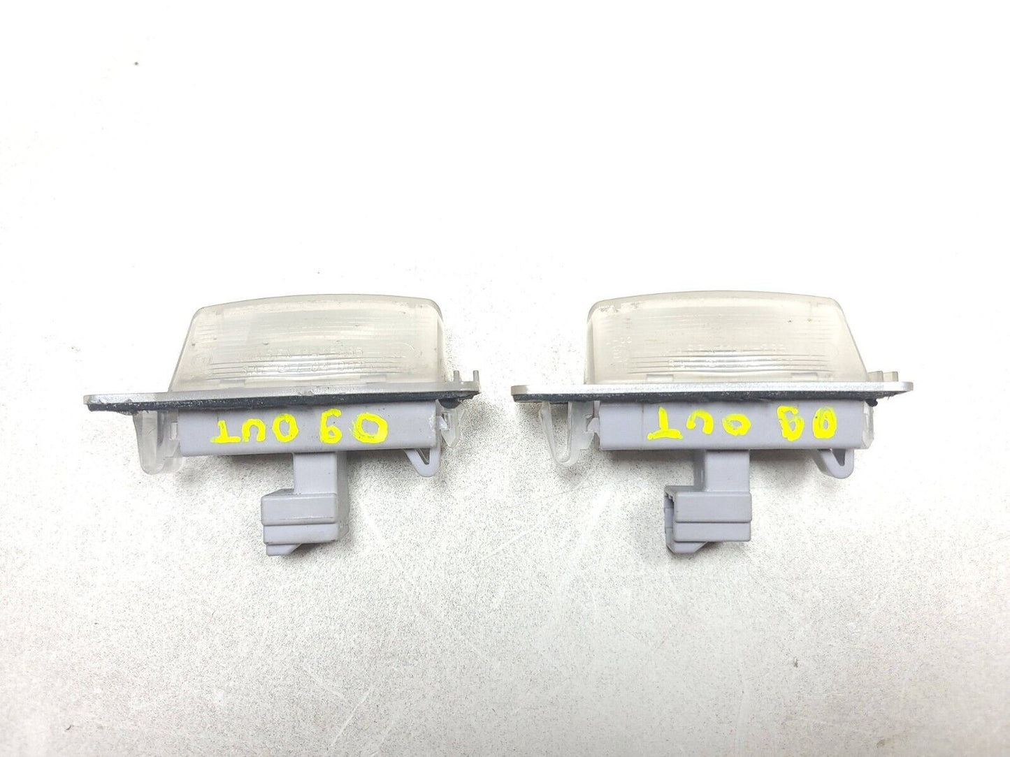 2007-2013 Mitsubishi Outlander Rear License Plate Light Lamp Pair OEM