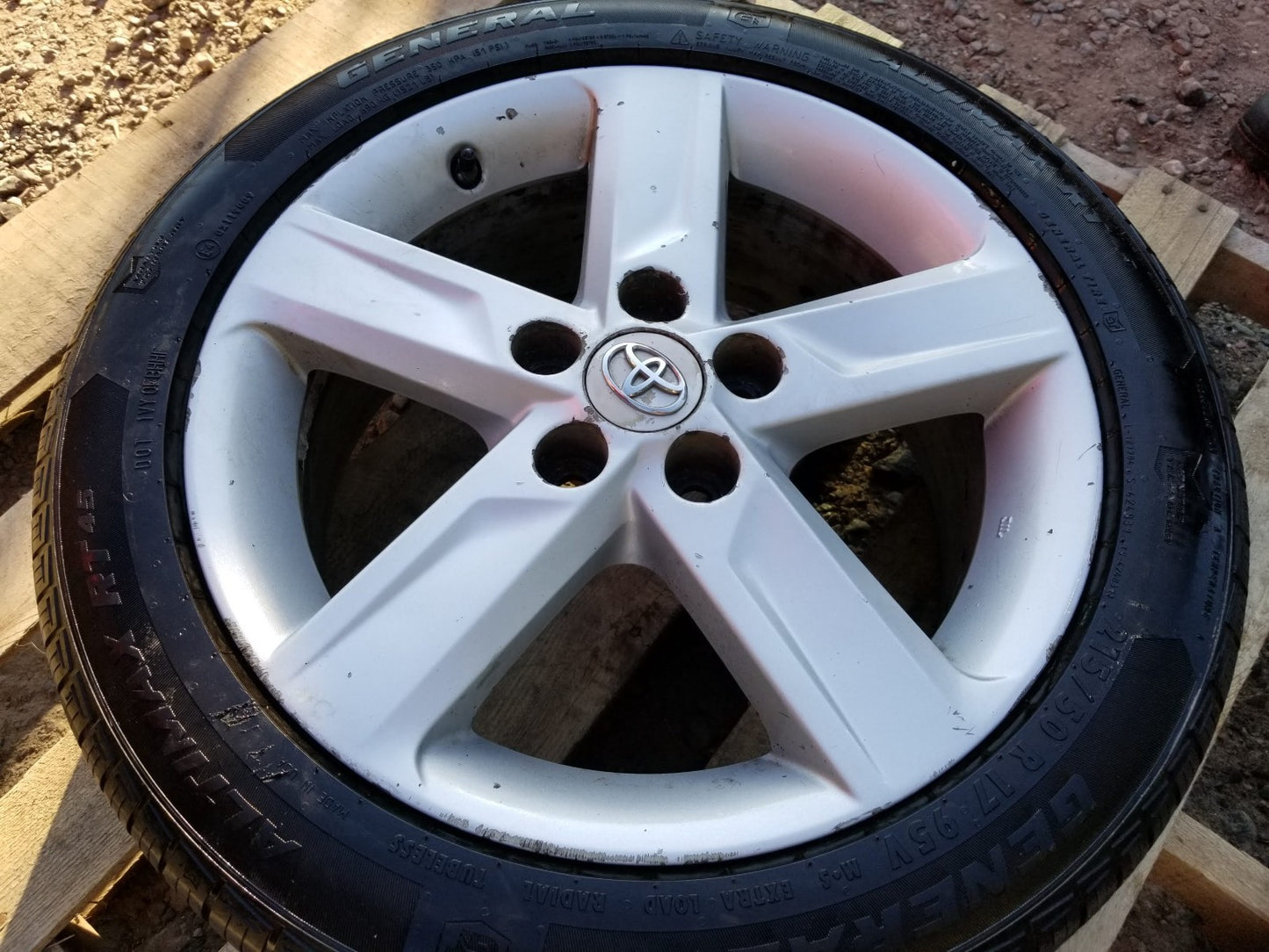 2012 Toyota Camry Wheel Rim W/ Tire 215/50r17 OEM