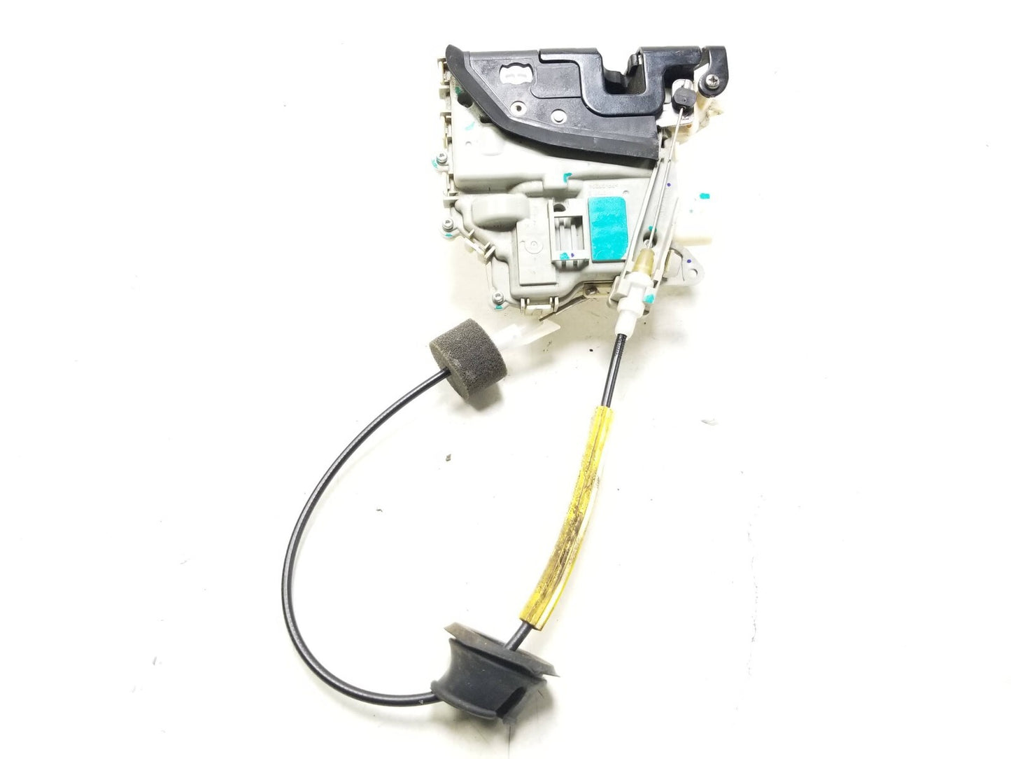 2009 - 2017 Audi Q5 Door Lock Latch Actuator Front Passenger Side Right OEM