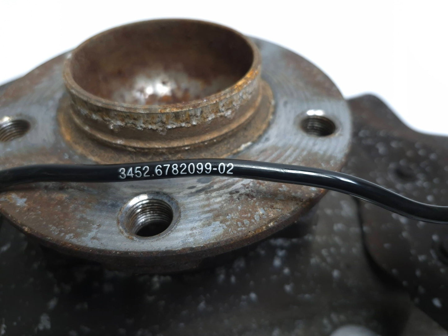 2011 BMW 750li RWD Front Spindle Knuckle Wheel Hub Driver Side Left OEM