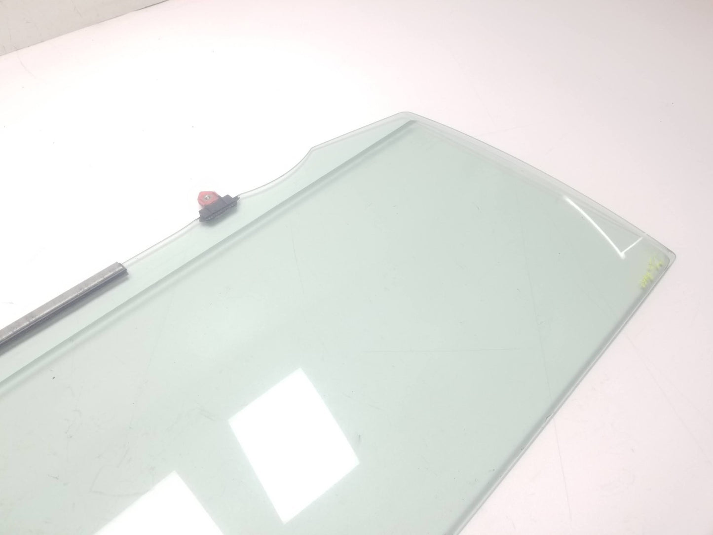 2011 - 2016 Scion Tc Door Window Glass Front Passenger Side Right OEM