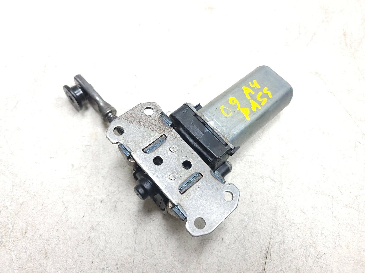 2009 - 2016 Audi A4 S4 Front Seat Power Motor Passenger Side Right 4pcs OEM