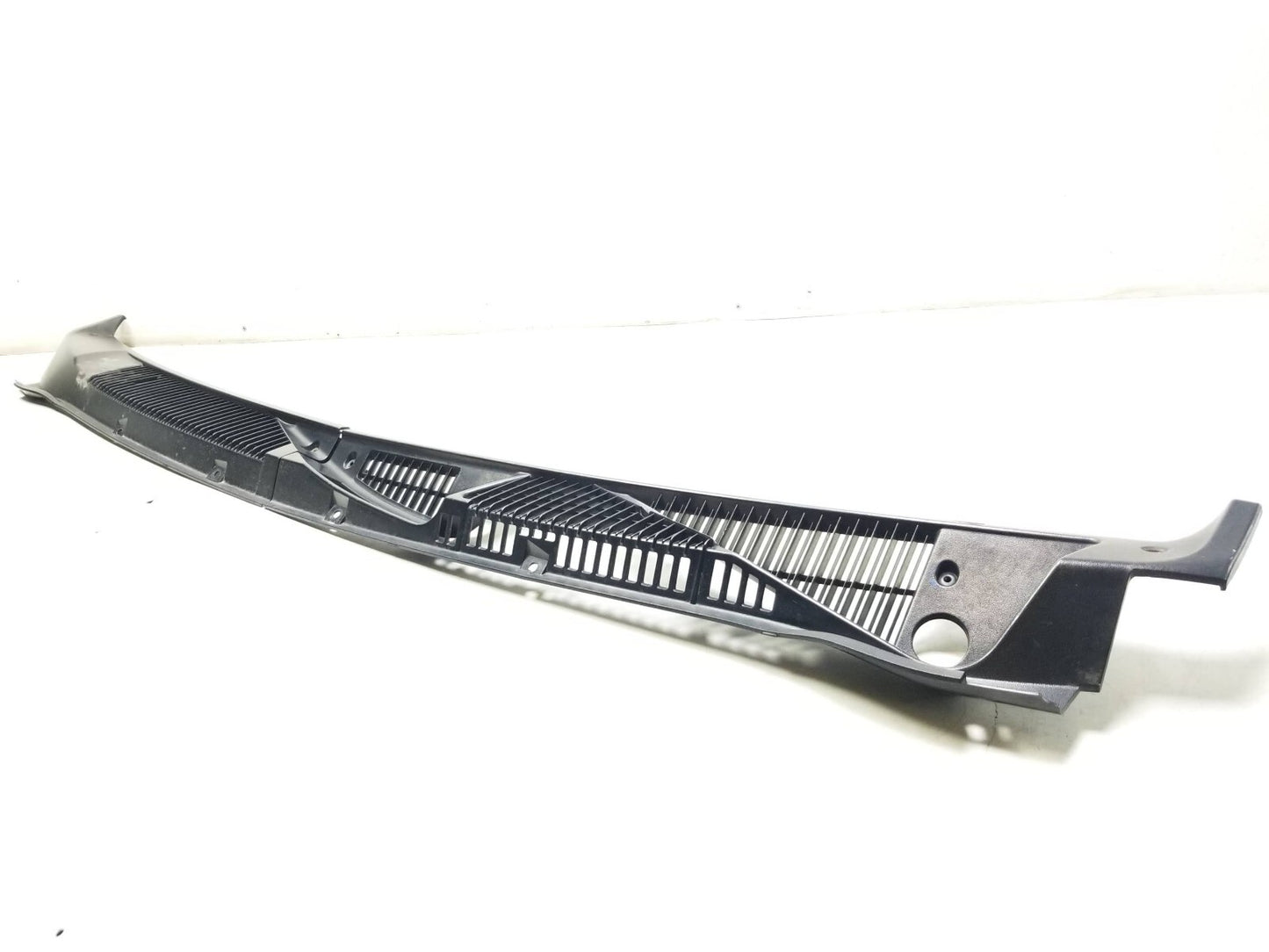 10 - 13 Ford Transit Connect Windshield Cowl Wiper Motor Cover Trim OEM ā