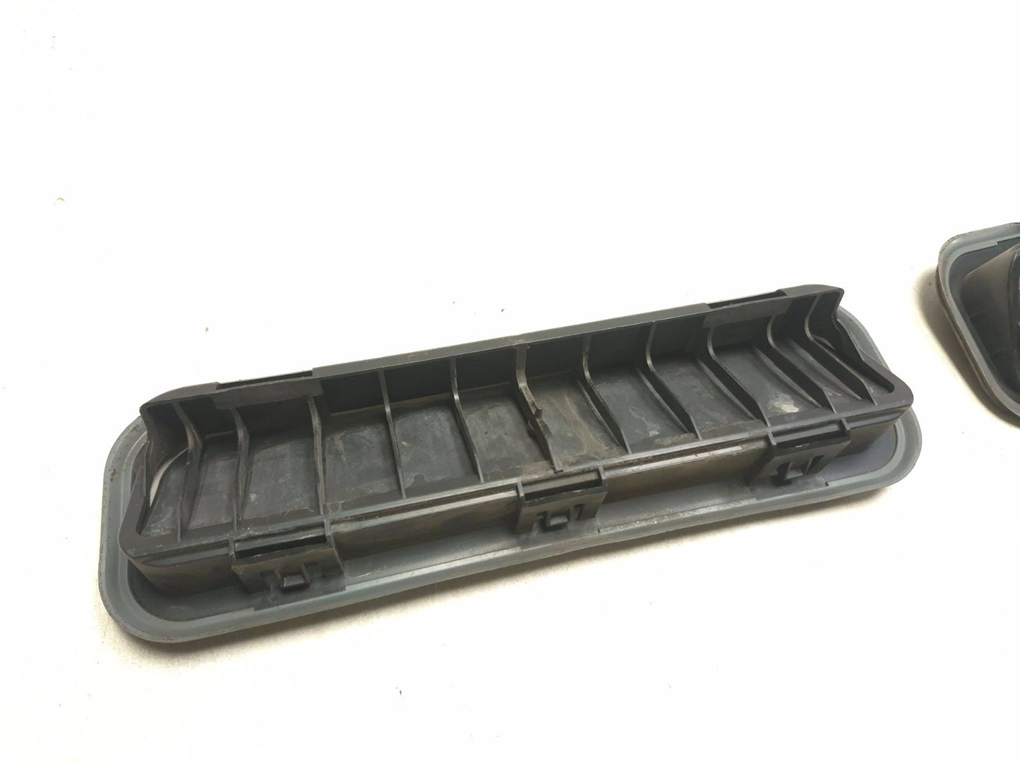 2012 Hyundai Sonata Rear Quarter Panel Air Vent Grille 2pcs OEM