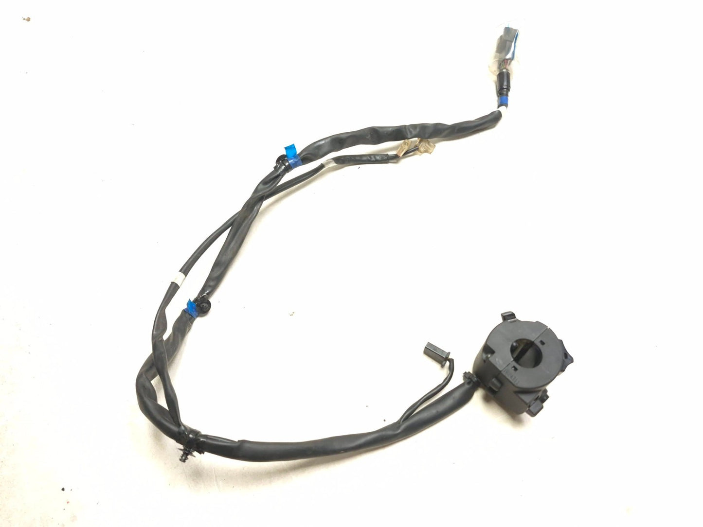 2025 Yamaha Yzf R3 Left Handlebar Switch OEM