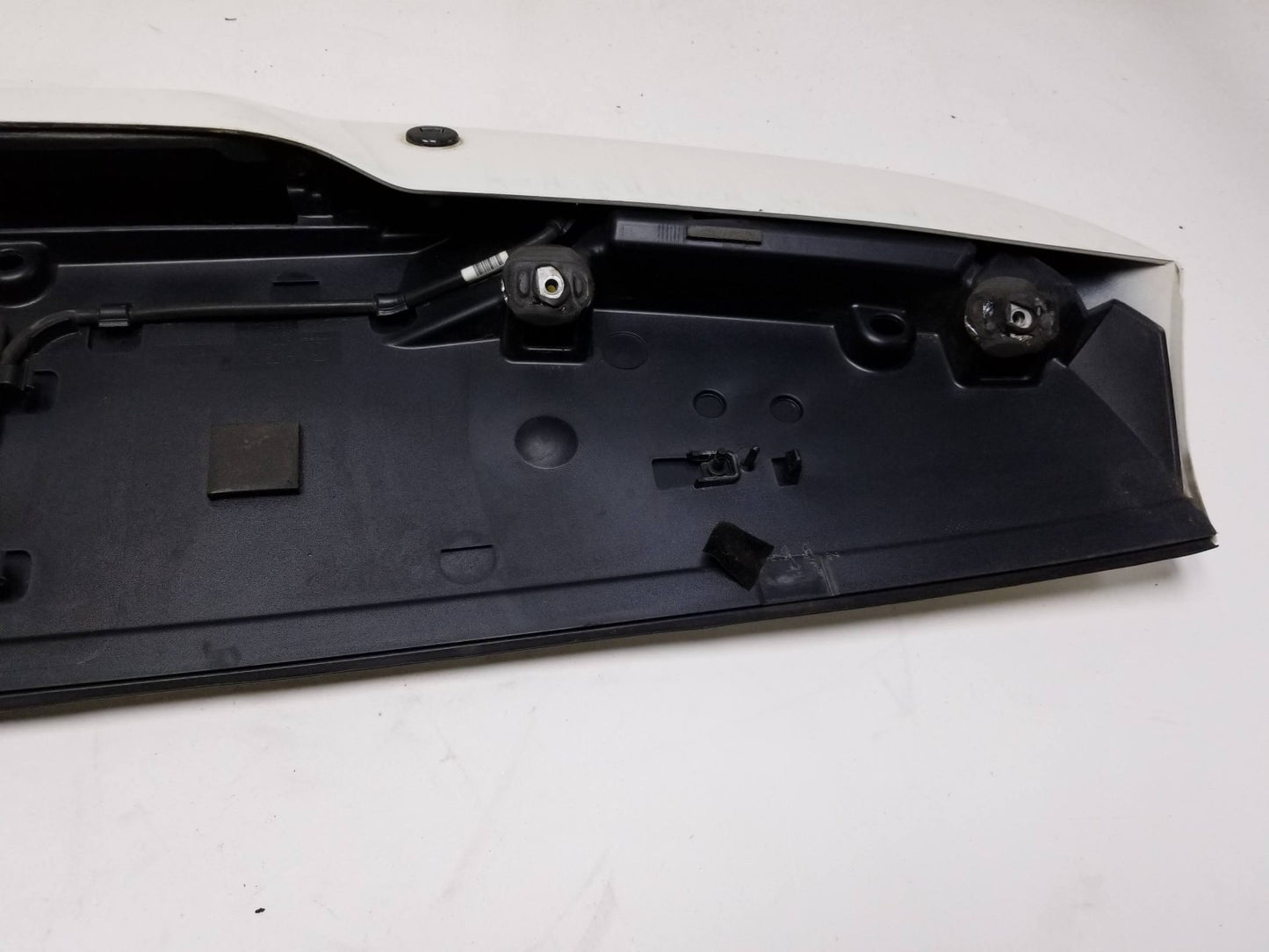 2011 - 2013 Jeep Grand Cherokee Rear Spoiler Trunk W/ 3rd Brake Light OEM