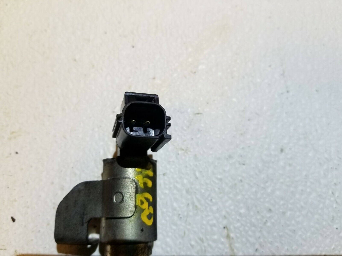 10 11 12 13 Volvo XC60 3.2l Camshaft Adjustment Control Solenoid Valve OEM