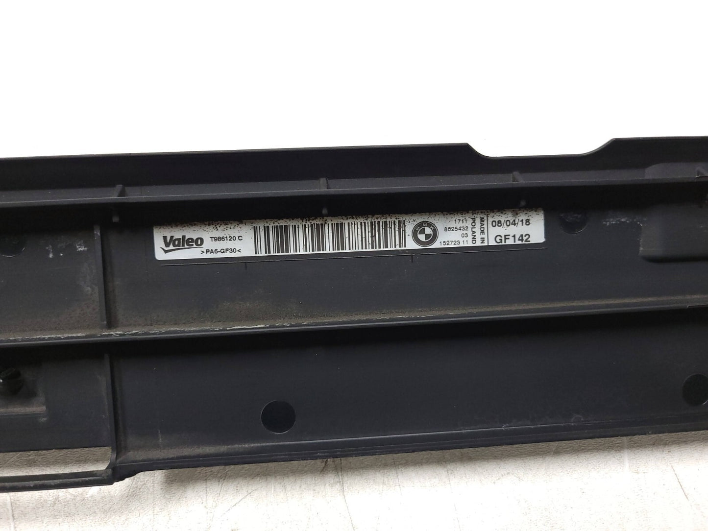 13-18 BMW 330xi F30 Upper Radiator Carrier Cover 8625432 OEM β
76k Miles