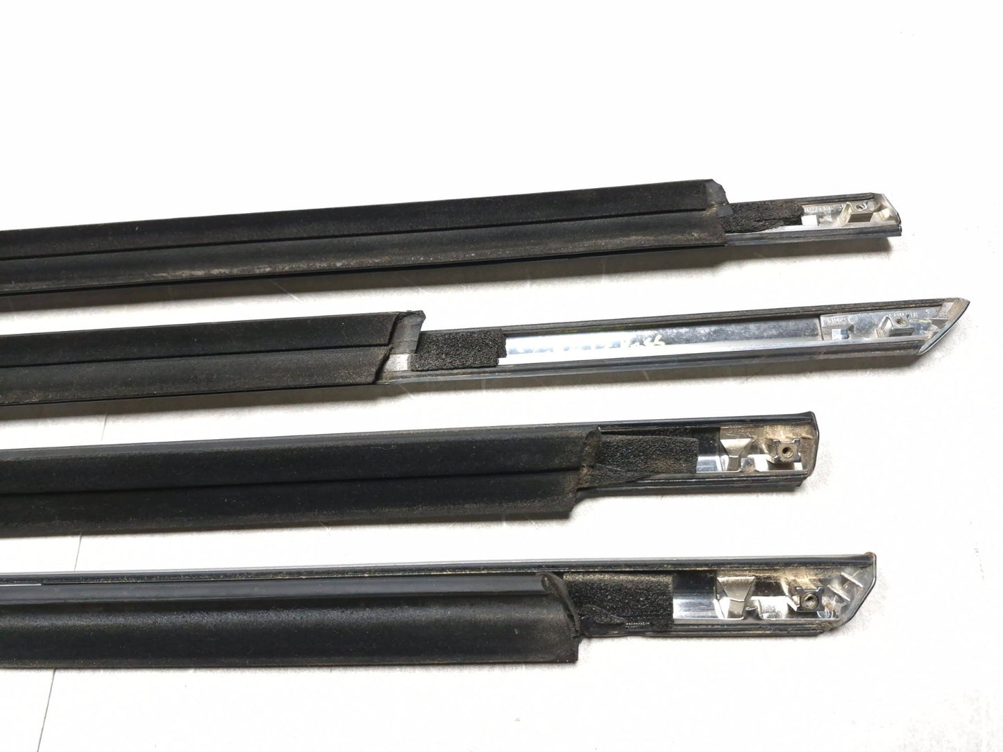 2018 Chrysler 300 Limited Front & Rear Door Trim Stripe Molding Swipe 4 Pcs OEM