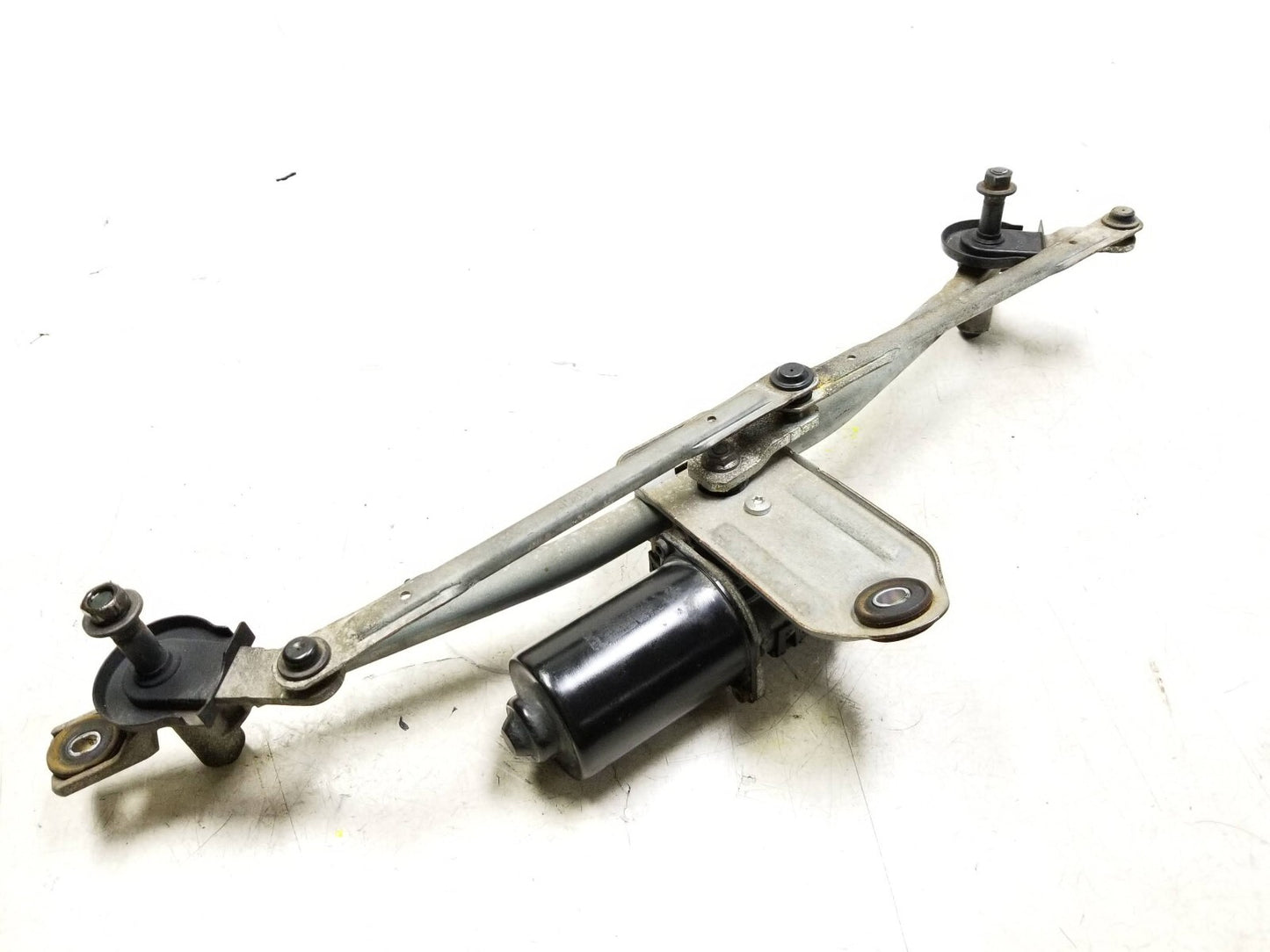 2011 - 2016 Kia Sportage Windshield Wiper Motor & Linkage Transmission OEM