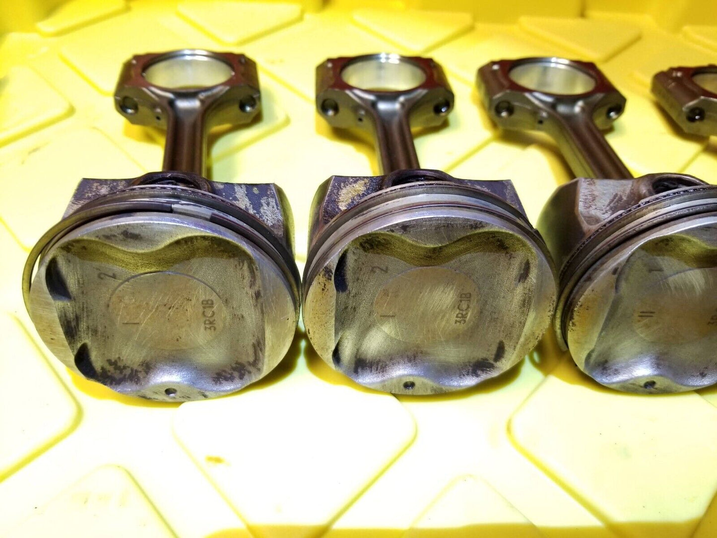 13 - 16 Nissan Sentra Piston W/ Connecting Rod 4pcs 1.8l OEM