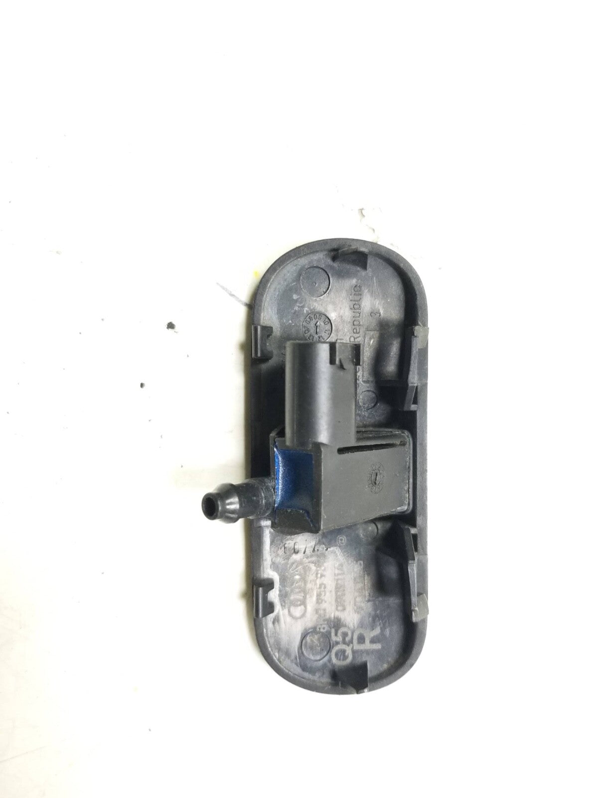 2009 - 2017 Audi Q5 Heated Windshield Washer Sprayer OEM