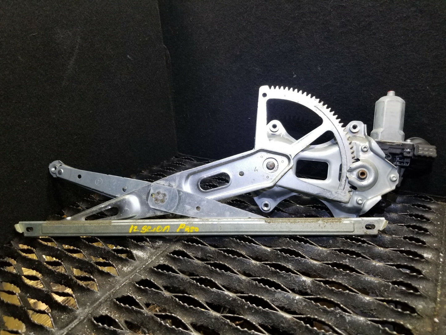 11 12 13 14 15 16 Scion Tc Window Regulator Motor Front Passenger Side OEM 74k