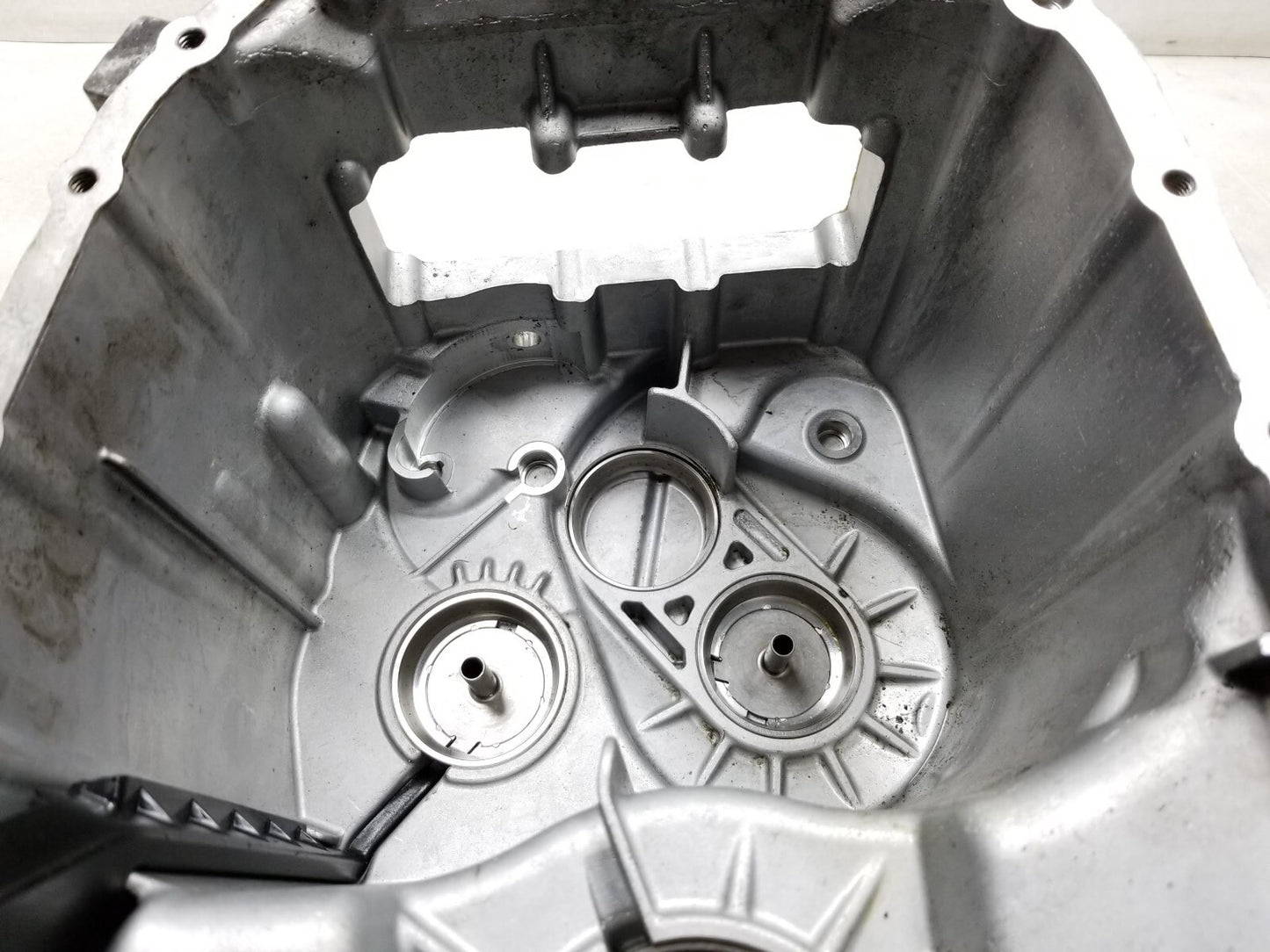 2013 - 2016 Dodge Dart Transmission Bell Housing Case Manual 1.4l OEM 52k Miles