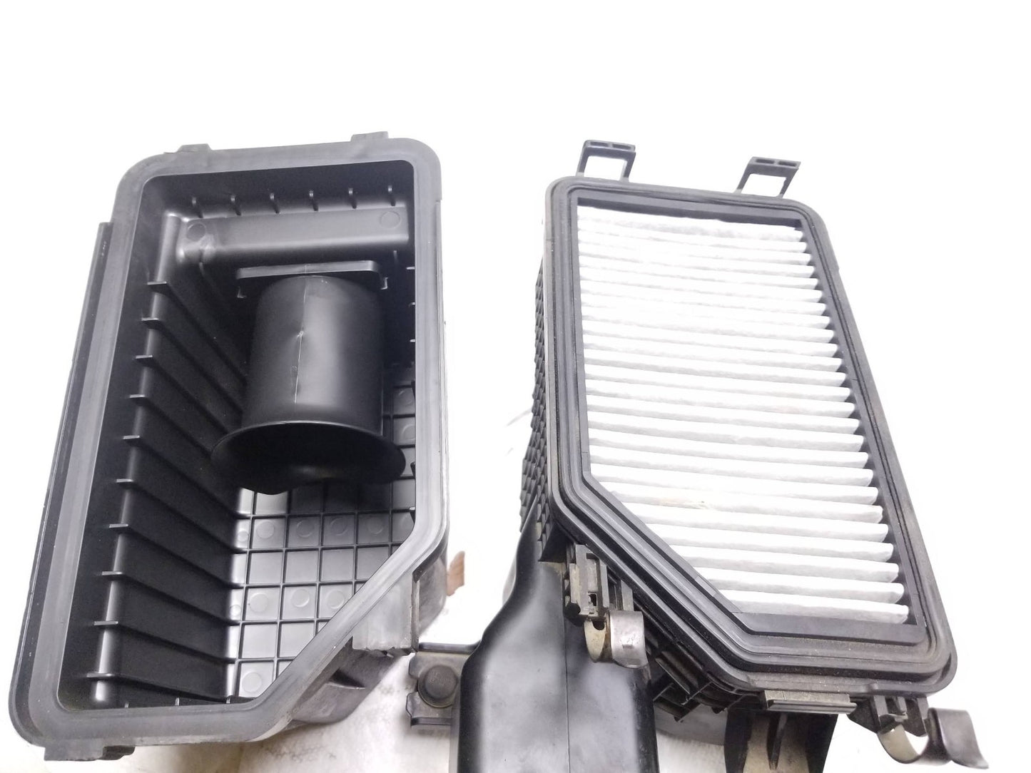 2014 - 2016 Kia Soul Air Filter Housing Box OEM
