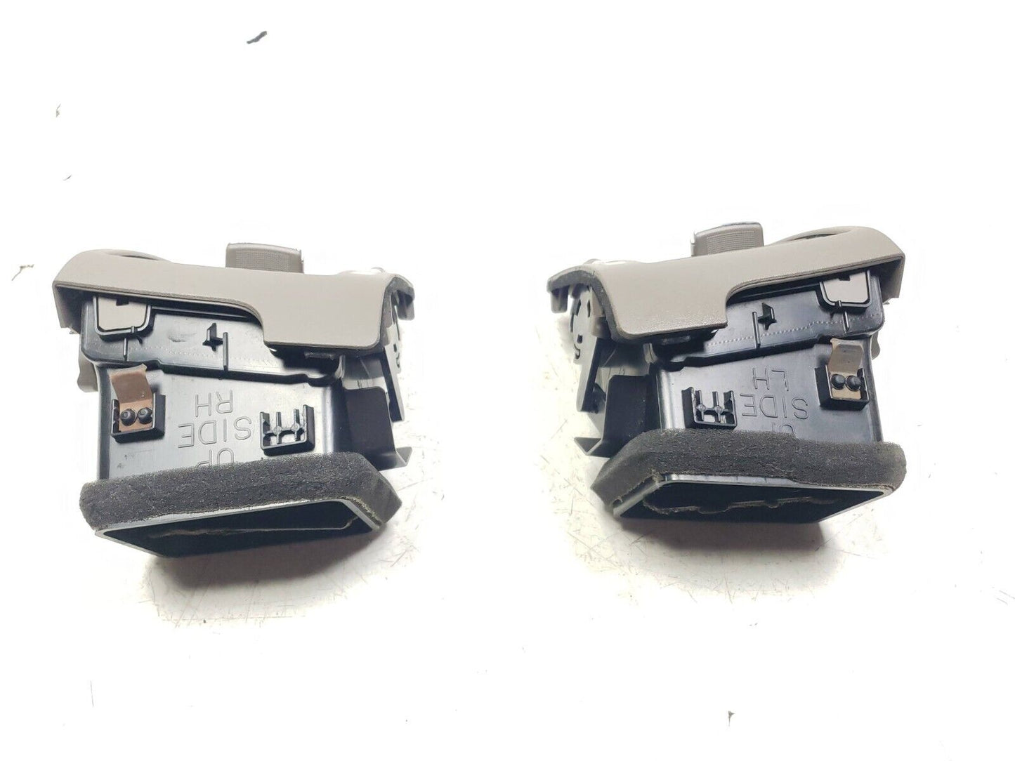 06 - 09 Infiniti M35 Dash Air Vent Pair OEM