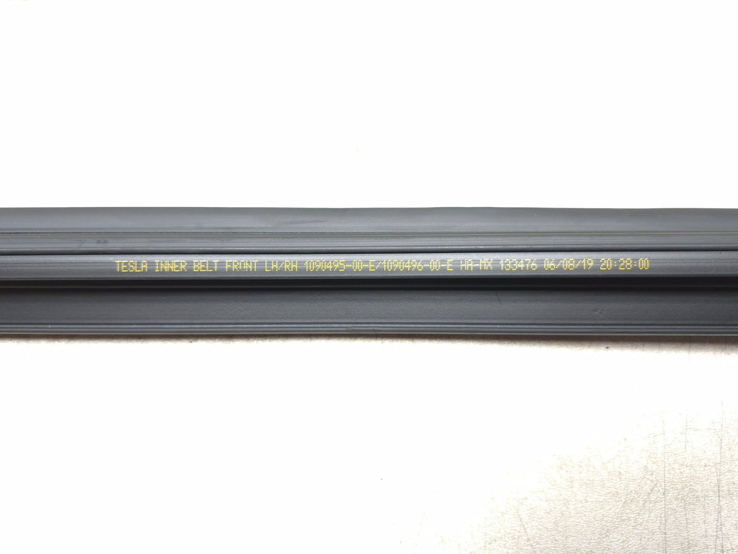 2019 Tesla Model 3 Front Door Weatherstrip Seal Passenger Side Right 2pcs OEM
