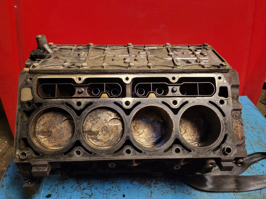2010 - 2014 Chevrolet Suburban Engine Cylinder Block 5.3l OEM