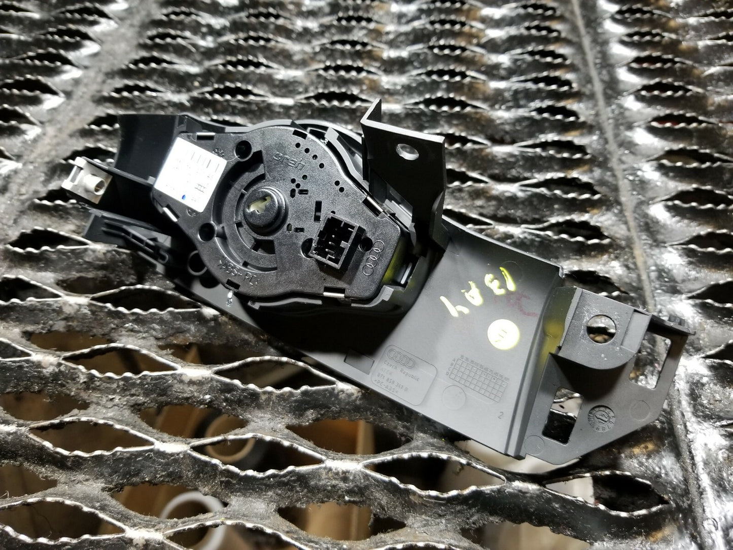 13 14 15 Audi A4 Headlight Switch W/ Trim 8k0941531 OEM