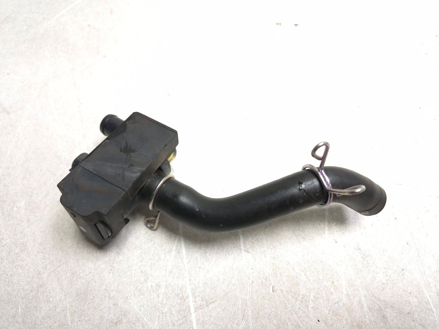 2024 Kawasaki Ninja 500 Ex500 Air Cleaner Box & Air Solenoid Valve Pair OEM