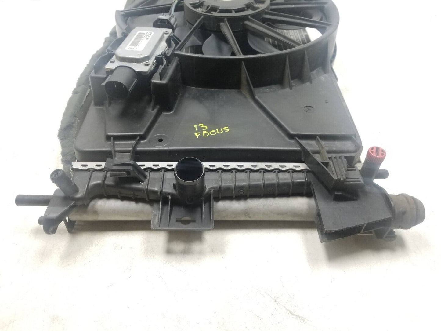 12 - 14 Ford Focus Engine Radiator Cooling Fan Condenser OEM