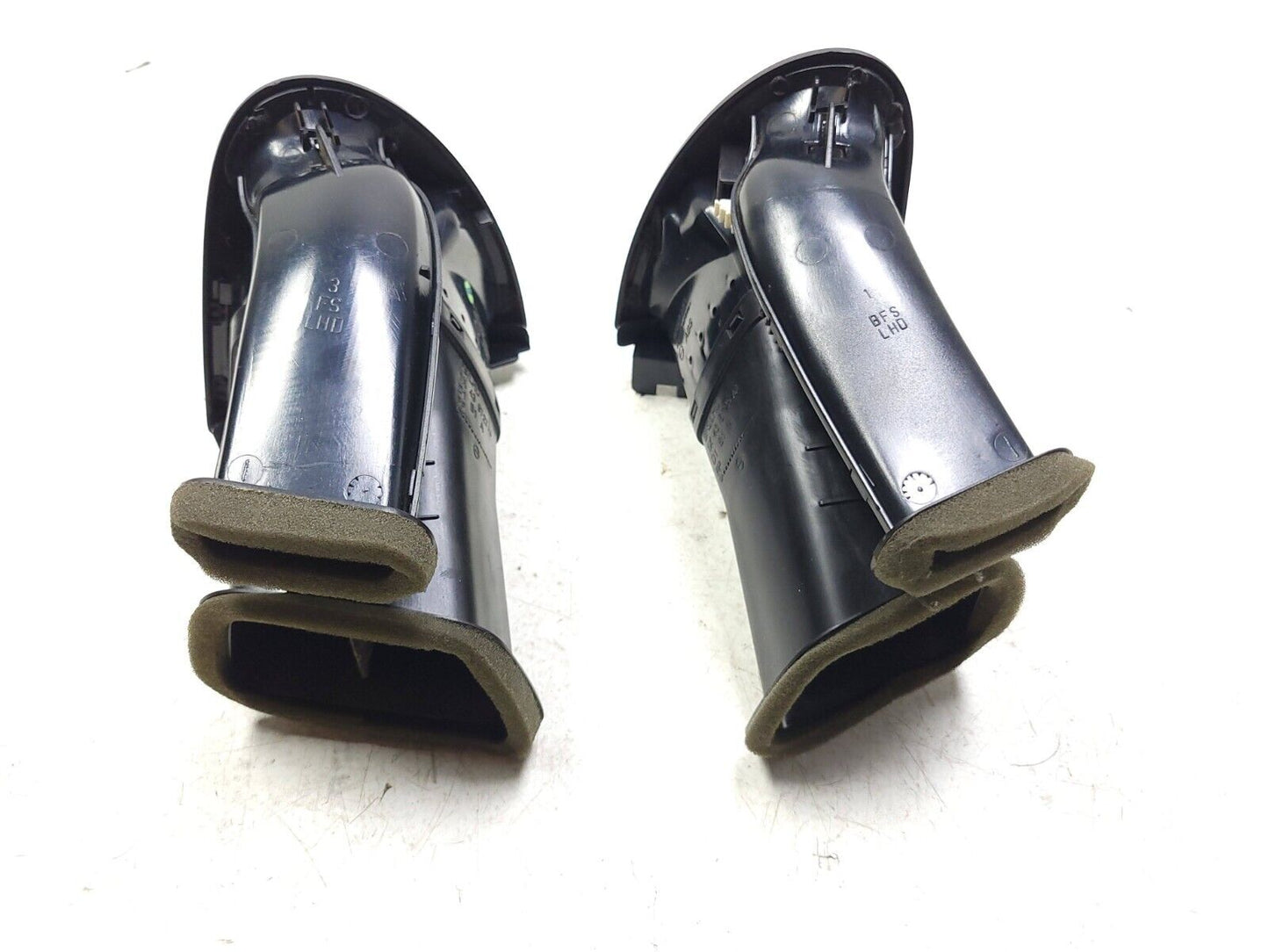 02 - 08 Jaguar X-type Dash Air Vent Pair OEM 86k