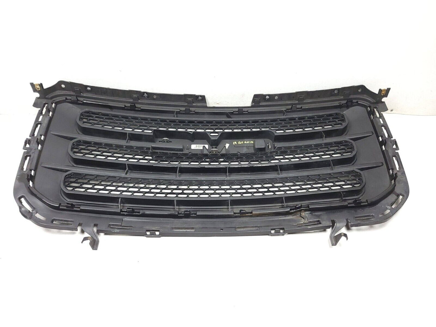 13 14 15 GMC Acadia Front Bumper Grille 22785561 OEM