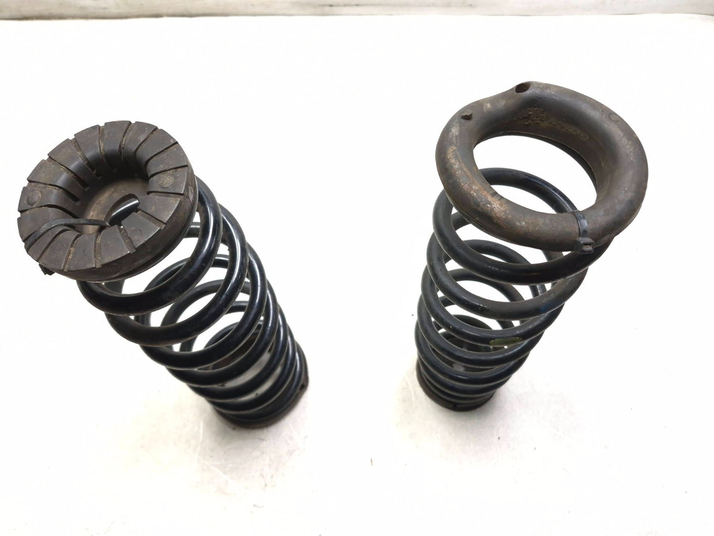 2009 Hyundai Sonata Rear Coil Spring Left & Right OEM