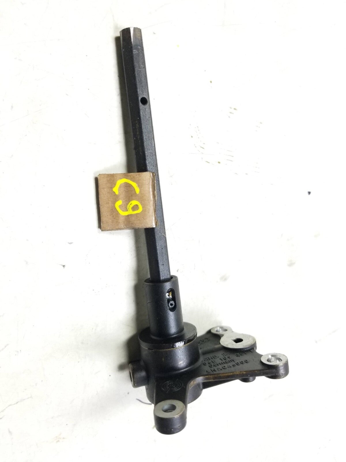 2009 - 2017 Audi Q5 Motor Oil Pump Drive Gear Shaft OEM